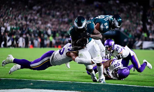 Eagles Soar to 2-0 with Victory Over Vikings: Swift and Smith Shine